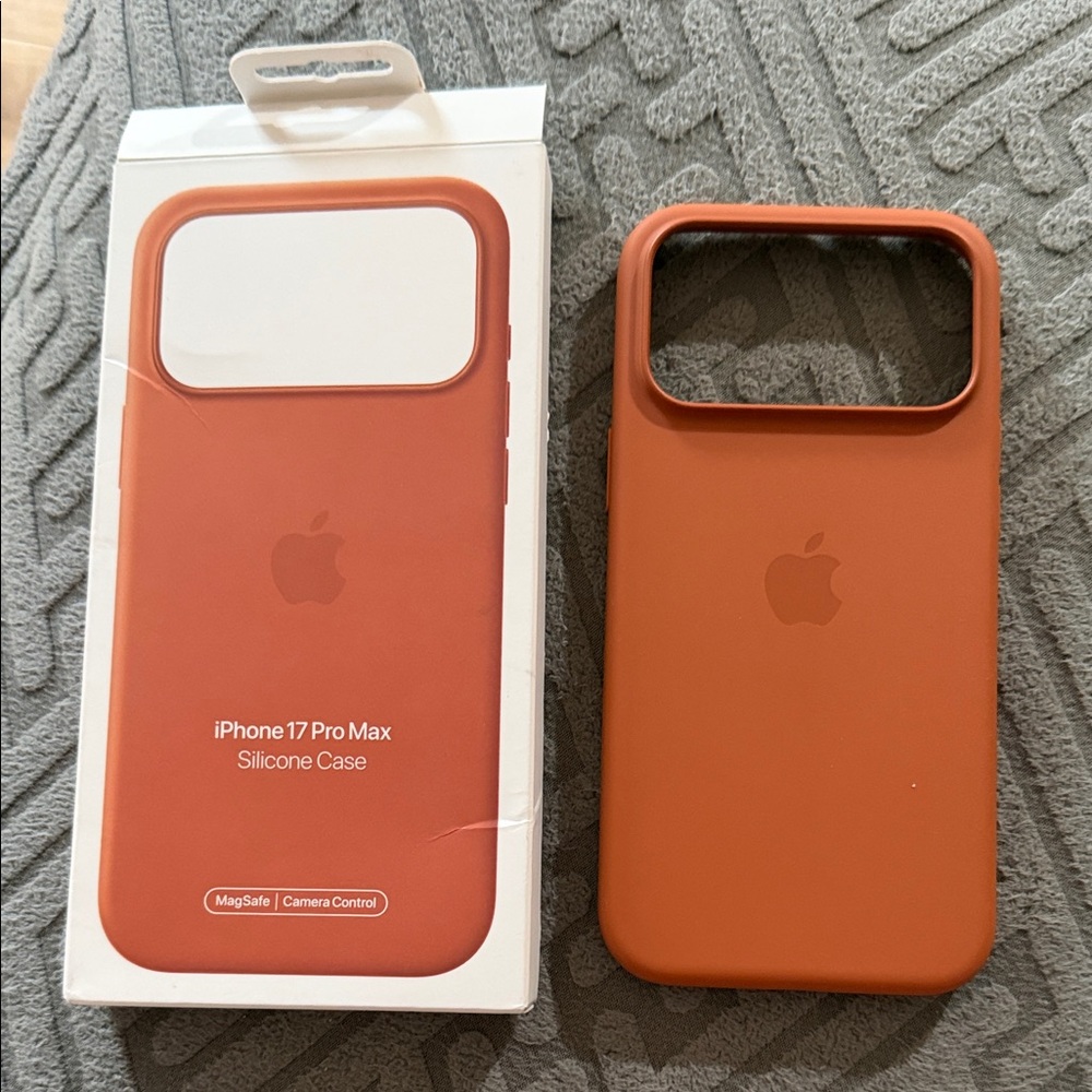 Apple iPhone 17 Pro Max Silicone Case in Terracotta Orange